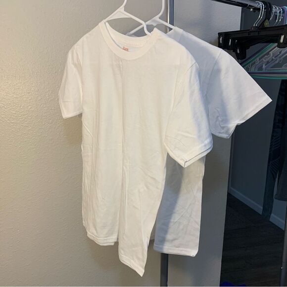 Hanes 2 T-Shirts Undershirts Youth Large White 100% Cotton Crew Neck Lot 2. - Picture 9 of 9